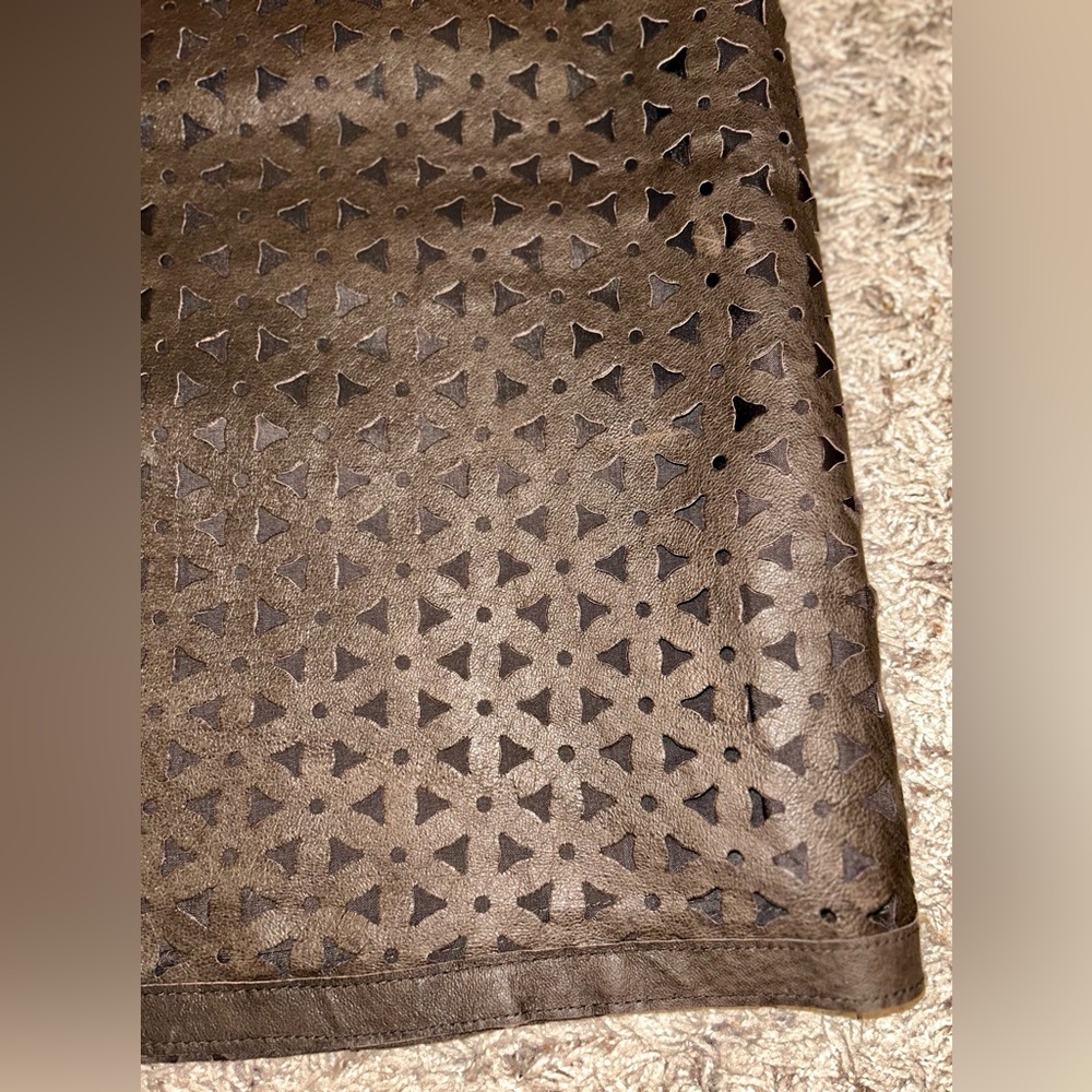 NWT Vintage W by Worth Women’s Genuine Leather Brown Cutout Skirt Size 10 - Picture 6 of 7